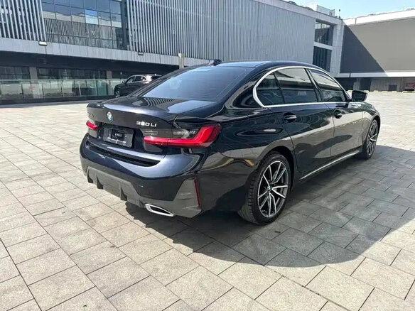 2023 BMW 3 серии Long 320Li VII (G2x) Рестайлинг, чёрный, 2650000 рублей - вид 3