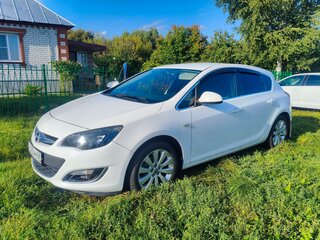 2014 Opel Astra J Рестайлинг, белый, 999999 рублей, вид 1