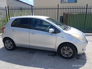 2005 Toyota Vitz II (XP90), серый, 500000 рублей, вид 2
