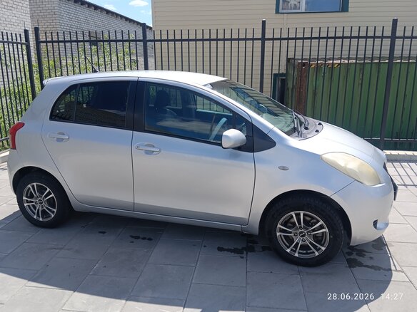 2005 Toyota Vitz II (XP90), серый, 500000 рублей - вид 1