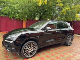 2016 Porsche Cayenne II Рестайлинг (958), чёрный, 3250000 рублей, вид 2