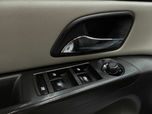 2013 Chevrolet Cruze I Рестайлинг, белый - вид 15