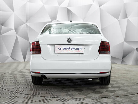 2016 Volkswagen Polo V Рестайлинг, белый, 861000 рублей, вид 4