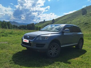 2008 Volkswagen Touareg I Рестайлинг, серый, 700000 рублей, вид 1
