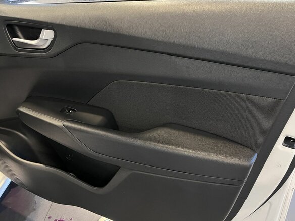 2022 Hyundai Solaris II Рестайлинг, белый, 1549000 рублей - вид 27