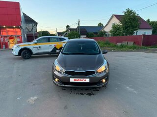 2017 Kia Ceed II Рестайлинг, коричневый, 980000 рублей, вид 1