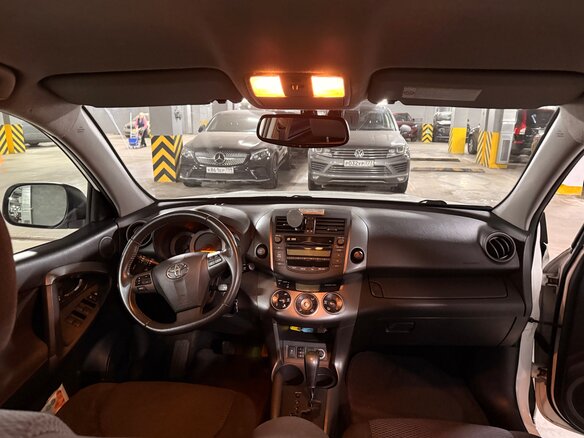 2011 Toyota RAV4 III (XA30) Рестайлинг, белый, 1350000 рублей - вид 11