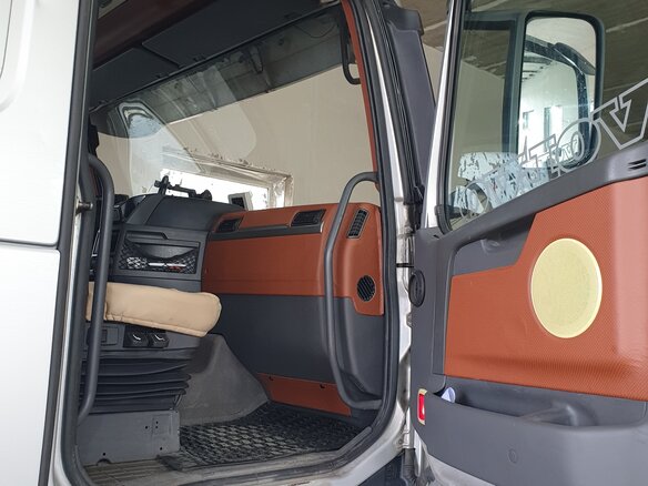 2004 Volvo FH, серебристый, 5500000 рублей - вид 13