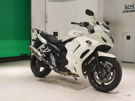 2011 Suzuki GSX 1250 FA, белый, 595000 рублей, вид 3