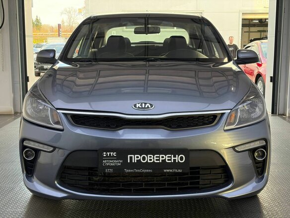 2018 Kia Rio IV, серый, 1470000 рублей - вид 1