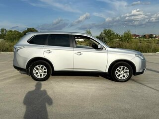2014 Mitsubishi Outlander III Рестайлинг, серебристый, 1568800 рублей, вид 4