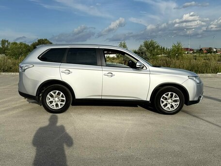 2014 Mitsubishi Outlander III Рестайлинг, серебристый, 1354092 рублей, вид 4