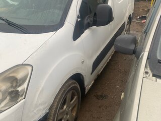 2011 Peugeot Partner II, белый, 230000 рублей, вид 5