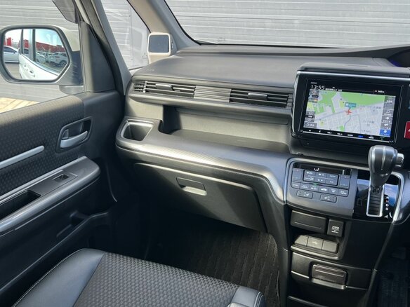 2019 Honda Stepwgn Spada V Рестайлинг, белый, 2620000 рублей - вид 17