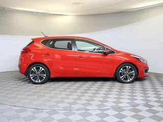 2016 Kia Ceed II Рестайлинг, красный, 995000 рублей, вид 4