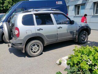 2013 Chevrolet Niva I Рестайлинг, серебристый, 700000 рублей, вид 5