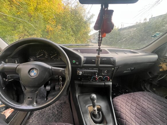 1988 BMW 5 серии 525i III (E34), чёрный, 350000 рублей - вид 10