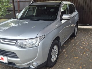 2014 Mitsubishi Outlander III, серебристый, 1150000 рублей, вид 3