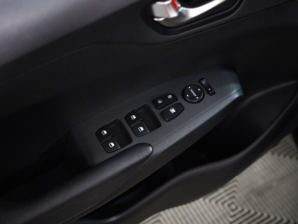 2020 Hyundai Solaris II Рестайлинг, чёрный, 1749000 рублей - вид 19