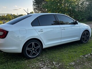 2018 Skoda Rapid I Рестайлинг, белый, 1350000 рублей, вид 5