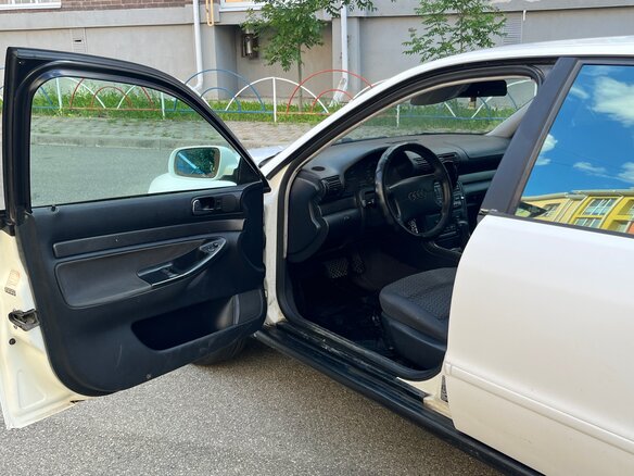 1997 Audi A4 I (B5), белый, 400000 рублей - вид 5