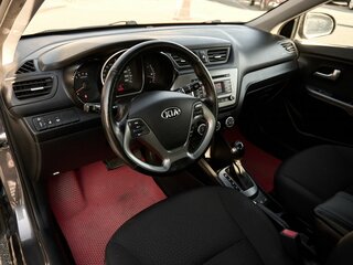 2017 Kia Rio III Рестайлинг, серый, 1128000 рублей, вид 5