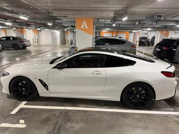 2018 BMW 8 серии M850i xDrive II (G14/G15/G16), белый, 8750000 рублей - вид 3
