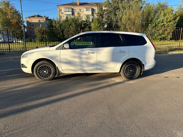 2010 Ford Focus II Рестайлинг, белый, 430000 рублей - вид 8