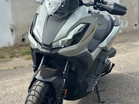 2026 Honda ADV350, серый, 950000 рублей, вид 2