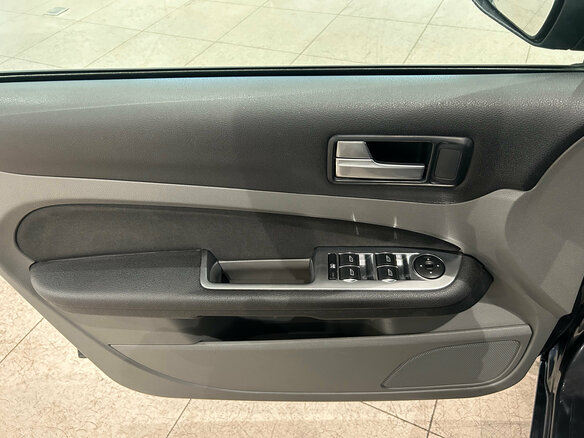 2011 Ford Focus II Рестайлинг, серый - вид 13