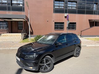 2020 Volkswagen Tiguan II, чёрный, 2500000 рублей, вид 3