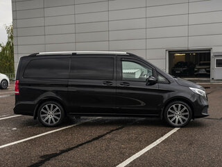 2022 Mercedes-Benz V-Класс Extra Long 300 d экстра длинный III (W447) Рестайлинг, чёрный, 6850000 рублей, вид 4