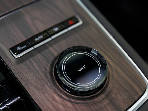 2026 Geely Monjaro I Рестайлинг, белый, 4954990 рублей - вид 29