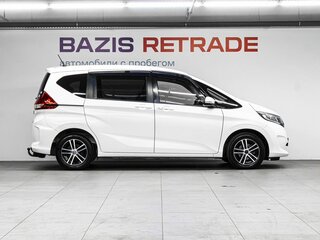2018 Honda Freed+ II, белый, 1650000 рублей, вид 4
