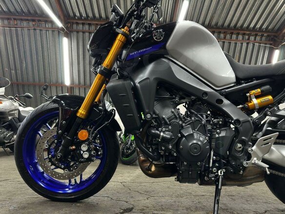 2023 Yamaha MT-09 (FZ-09), серебристый, 1150000 рублей - вид 16