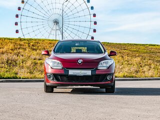2014 Renault Megane III Рестайлинг, красный, 800000 рублей, вид 3