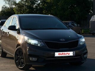2017 Kia Rio III Рестайлинг, коричневый, 850000 рублей, вид 4