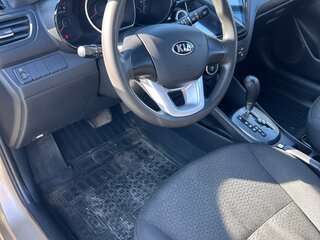 2013 Kia Rio III, бежевый, 812000 рублей, вид 4