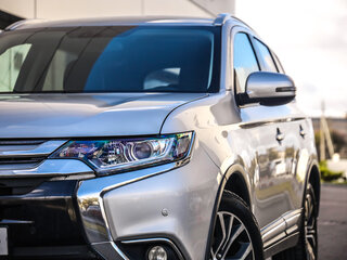 2018 Mitsubishi Outlander III Рестайлинг 2, серебристый, 1948777 рублей, вид 2