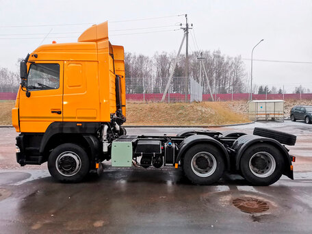 2026 МАЗ 6430, красный, 7875000 рублей, вид 3