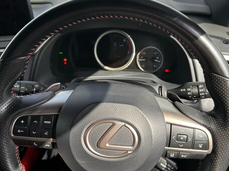 2020 Lexus RX 300 IV Рестайлинг, белый, 4300000 рублей, вид 4