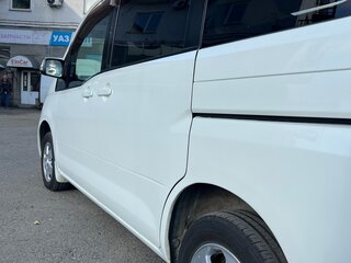 2008 Nissan Serena III (C25), белый, 999998 рублей, вид 3