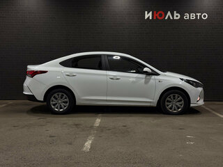 2020 Hyundai Solaris II Рестайлинг, белый, 1340000 рублей, вид 4