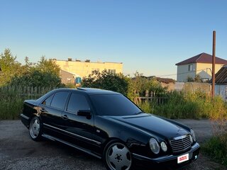 1999 Mercedes-Benz E-Класс 200 II (W210, S210), чёрный, 690000 рублей, вид 1