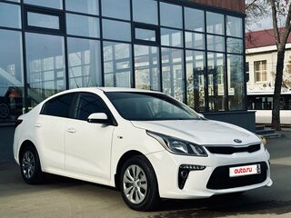 2020 Kia Rio IV, белый, 1529000 рублей, вид 4