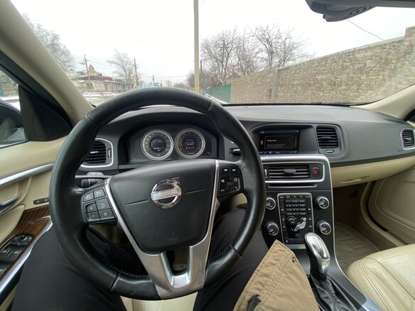 2013 Volvo S60 II, коричневый - вид 28
