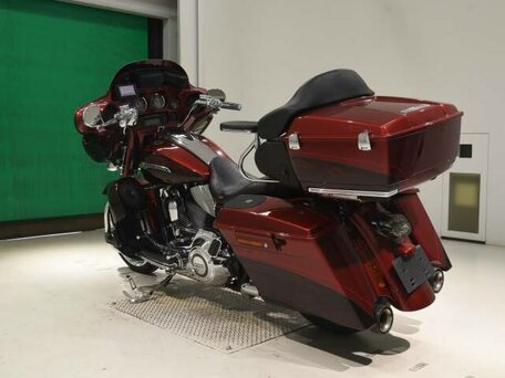 2012 Harley-Davidson CVO Street Glide Limited, пурпурный, 1500000 рублей, вид 5