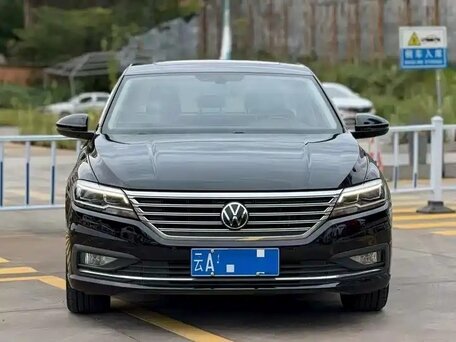 2023 Volkswagen Lavida III Рестайлинг, чёрный, 1410000 рублей, вид 2