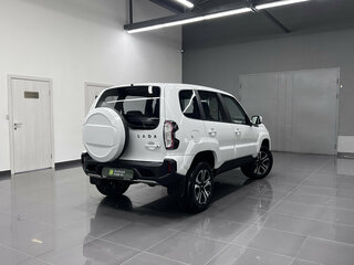2024 Lada (ВАЗ) Niva Travel I, белый, 1070000 рублей, вид 2