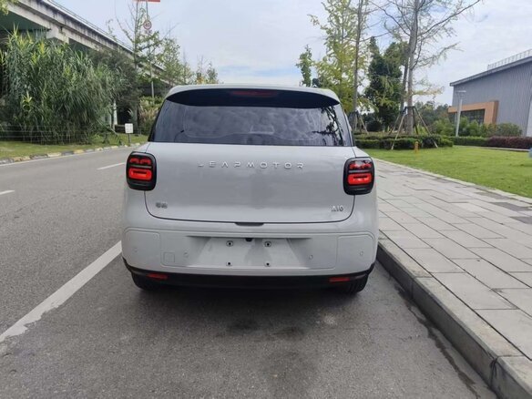 2026 Leapmotor A10 53 kWh, серебристый, 1780000 рублей - вид 4